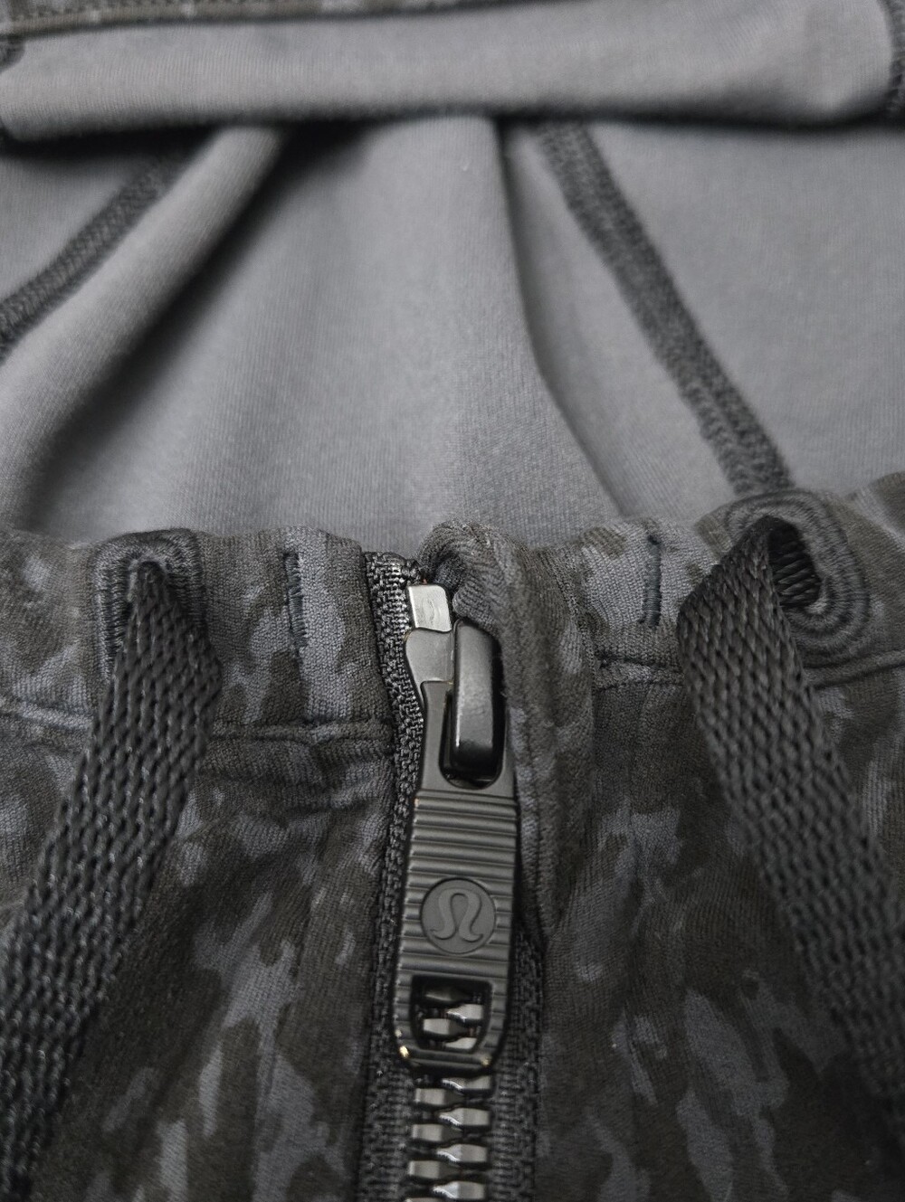 LULULEMON Hooded Define Jacket | 8 - Picture 4 of 7